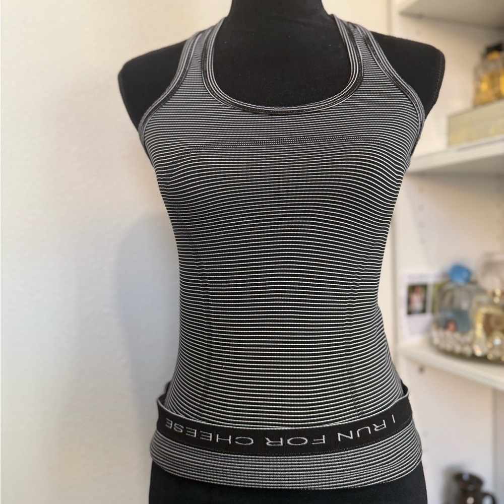 Lululemon Run Swiftly Tech Racerback Stripe top size 4 - Picture 2 of 6